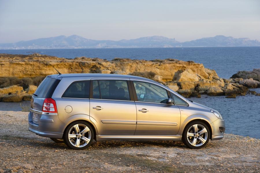  Opel Zafira 2008 года  (фото 42 из 72)